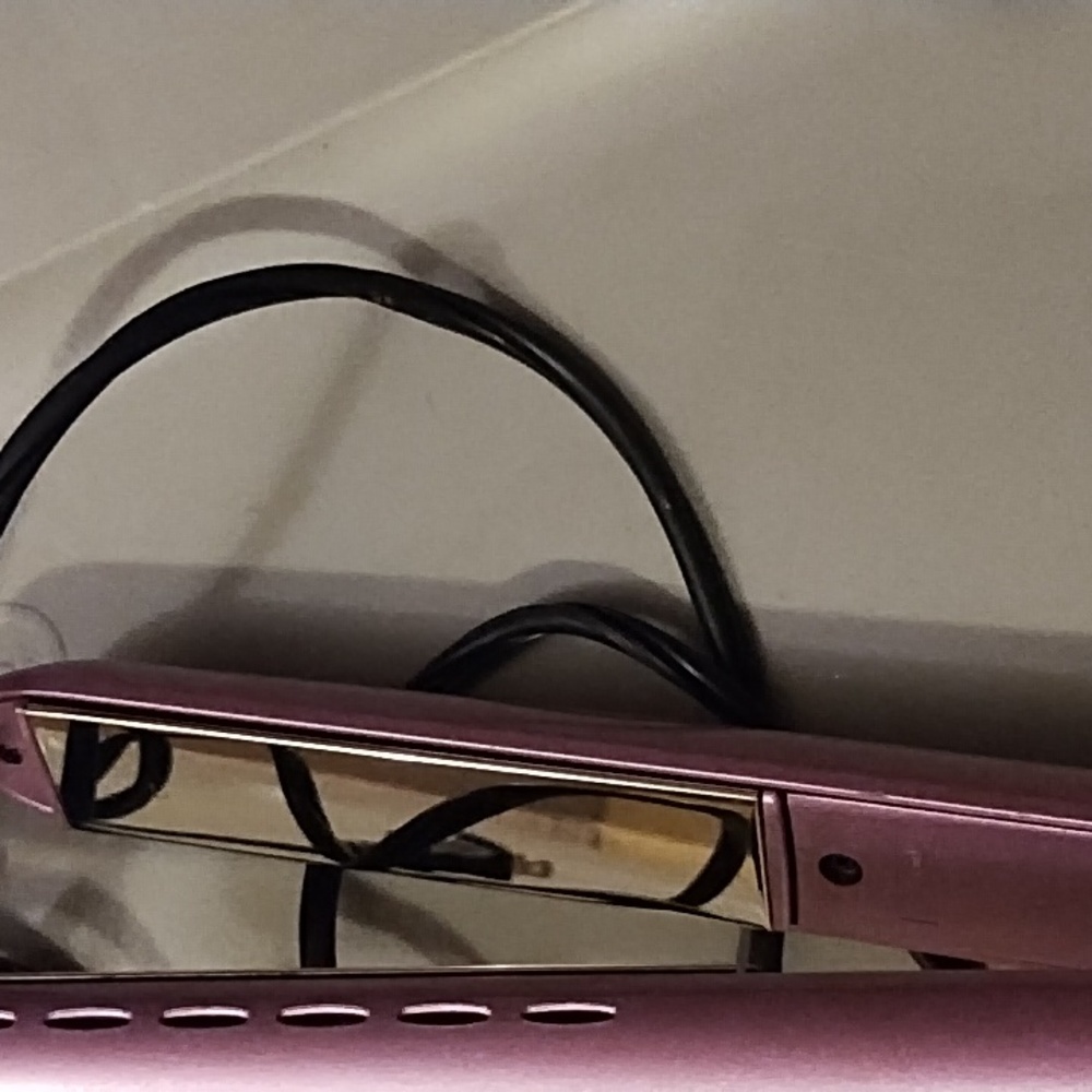 CUTE 💜FLAT IRONS - Picture 12 of 16